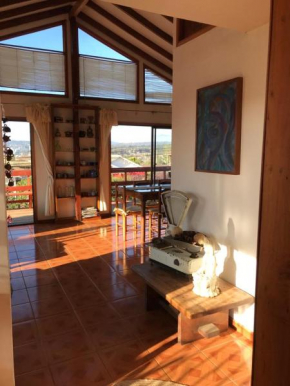 Encantadora casa con bella vista a 3 cuadras de la playa El Canelo